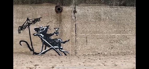 BANKSY/NOT BANKSY - Rat Drinking Cocktail - Original Spray