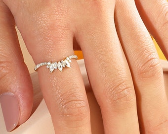 18K Gold Royal Moissanite Ring, crown shaped ring, wedding ring, promise ring, engagement ring, birthday ring, birthday jewelry, birthstone