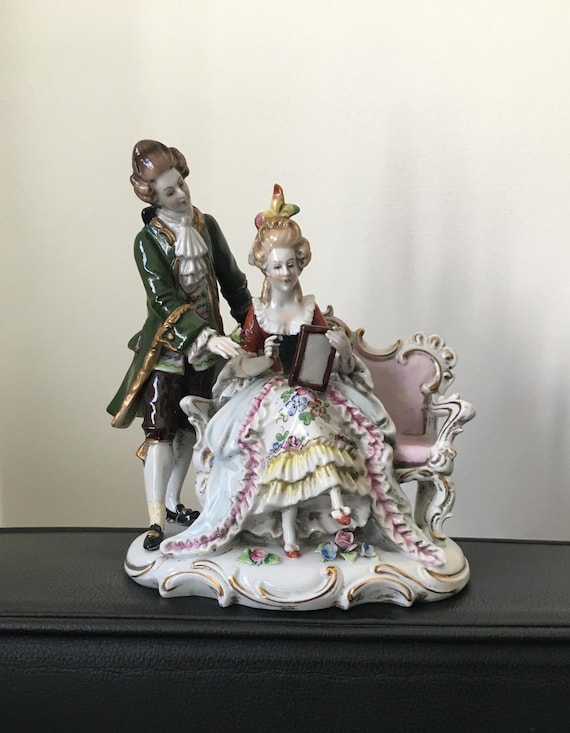 イタリア　カポディモンテ 　19世紀の貴婦人 イタリア カポディモンテ 19世紀の貴婦人 イタリア