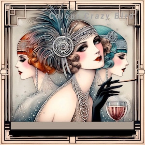 Può includere: Tre donne in abiti da flapper degli anni '20 con fasce per capelli piumate e collane di perle. La donna al centro indossa una fascia per capelli piumata blu e una lunga collana di perle. La donna a sinistra indossa una fascia per capelli rossa e una collana di perle più corta. La donna a destra indossa una fascia per capelli blu e una collana di perle più corta. Le donne guardano tutte la fotocamera.