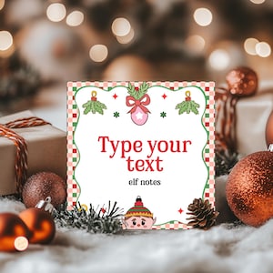 Könnte beinhalten: Eine quadratische Weihnachtskarte mit dem Text "Type your text" und "elf notes" in Rot. Die Karte hat einen dekorativen Rand und Illustrationen von Mistelzweigen, Sternen und einem Elf. Der Hintergrund zeigt Weihnachtsschmuck und Geschenke.