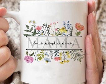 Taza personalizada para mamá, regalo para mamá con flores silvestres, taza para mamá con plantas, taza para el Día de la Madre con diseño de jardín para mamá