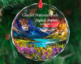 Gepersonaliseerde glazen ornament Glacier National Park, berglandschap aandenken 2025, aangepast avontuurlijk reisornament