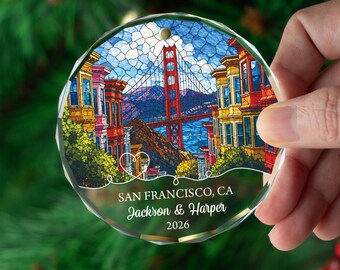 Gepersonaliseerde San Francisco-ornament, aangepaste kerstcadeau paarnaam, SF Golden Gate Bridge-aandenken, stadsdecor in gebrandschilderd glasstijl