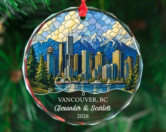 Gepersonaliseerd glazen ornament van Vancouver, BC Skyline Mountain View Keepsake, Coastal City Travel Christmas Memory