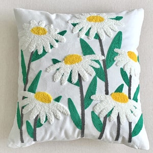 White daisy flower throw pillow case, Cute flower pillow case, Floral tulip pillow cover, Decorative floral pillow case, Spring pillow cover