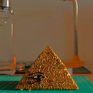 Egyptian Pyramid Figurine Trinket Box - Ancient Jewelry Box for Desk Decoration & Egyptian Home Decor