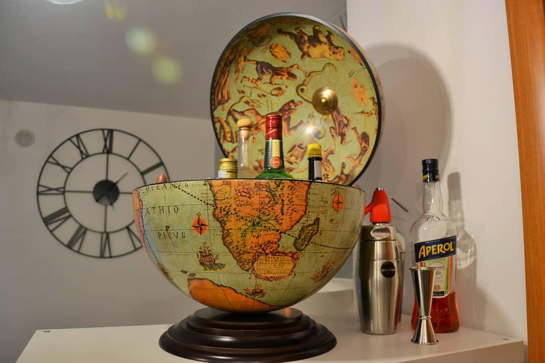 Nettuno Laguna Desk Bar Globe. Vintage Cocktail Cabinet With