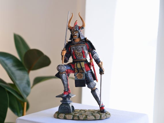刀を持った侍の置物：日本の戦士の彫刻 - Etsy 日本