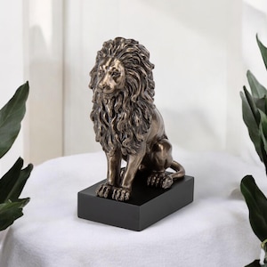Bronze Lion Statue: Handmade Resin Animal Art Decor (22.5CM)