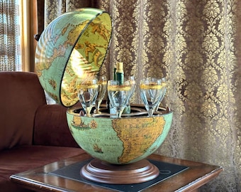 Nettuno Laguna Desk Bar Globe. Antyczna szafka na koktajle z wewnętrznym schowkiem na napoje.