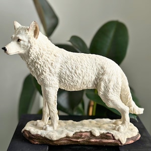 White Arctic Wolf Figurine, Wildlife Statue, Wolf Lover Gift, Animal Sculpture, Home Decor Accent