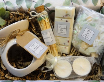 Wax Melt Gift Set Birthday, New Home, Housewarming gift or special occasion - Incl Matches, MiniHearts, SnapBars and Tealights 100% Soy Wax.