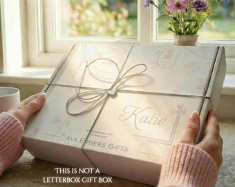 Spa Gift Box Birthday Relaxation Set Personalized Bath Package Self Care Kit Pamper Basket Woman Handmade Soap Candle Aromatherapy Towel
