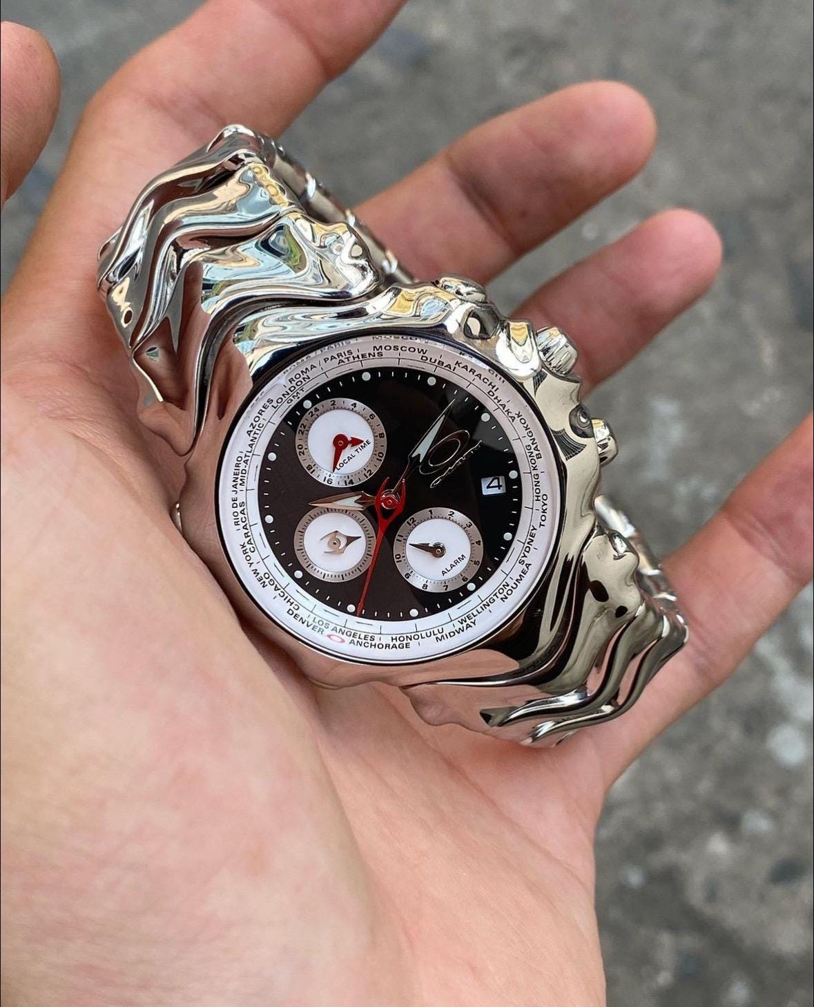 Buy Oakley GMT Chrome Metal, Bracelt World Time Alarm Buy Oakley GMT Chrome Metal, Bracelt World Time Alarm