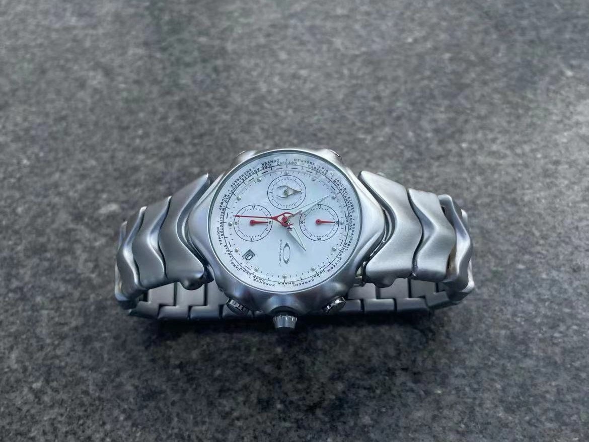 Oakley GMT Chrome Metal, Bracelt World Time Alarm Vintage Oakley GMT Chrome Metal, Bracelt World Time Alarm Vintage