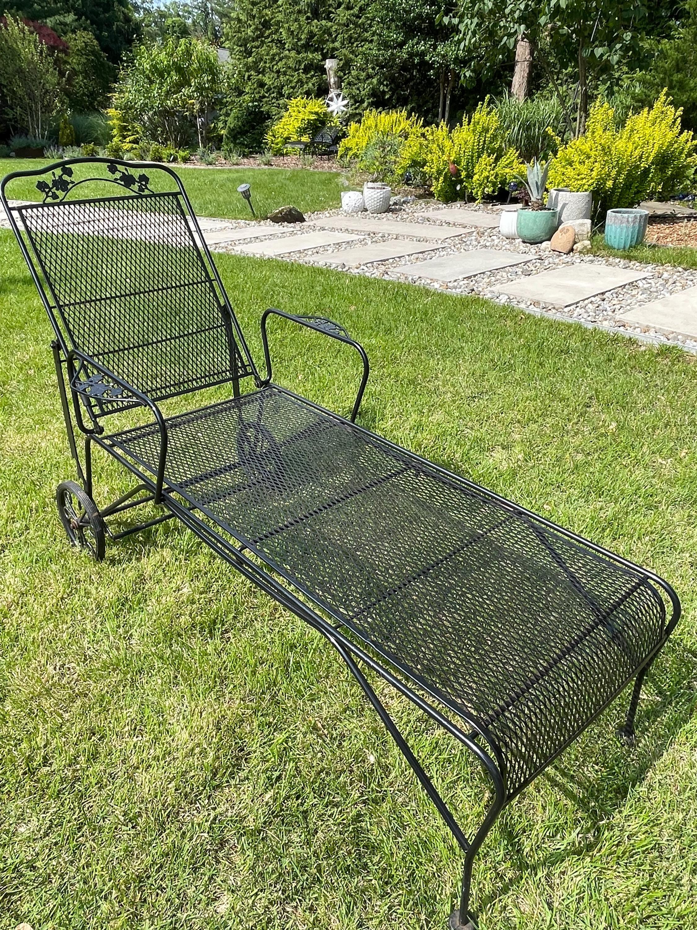 Recliner Chair Wrought Iron Chaise Lounge Replacement Wheels