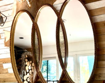Espejo ovalado triple vintage / Estilo Hollywood Regency / Acabado dorado antiguo / Marco grande moderno de mediados de siglo 54" x 48" / Decoración del hogar