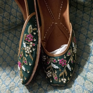 Green Wedding Shoes-Khussa, Bridesmaid Gift, Ethnic Indian Mojari, Bridal Footwear, Punjabi Jutti, Casual Elegance for Special Occasions...