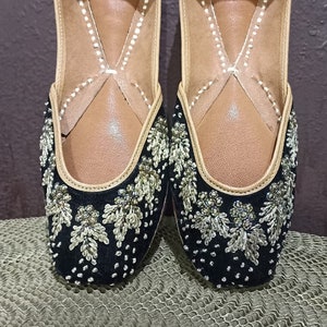 Black Woman Punjabi Jutti- Handmade Leather Bridal Shoes, Indian Wedding Dulhan Shoes, Elegant Black Footwear for Brides - Jutti Collection.
