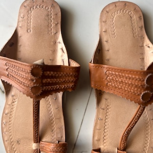 Handmade Brown Kolhapuri Sandals for Women | Traditional Indian Leather Flats | Ethnic Toe Ring Slippers | Casual Festive Footwear | Boho.
