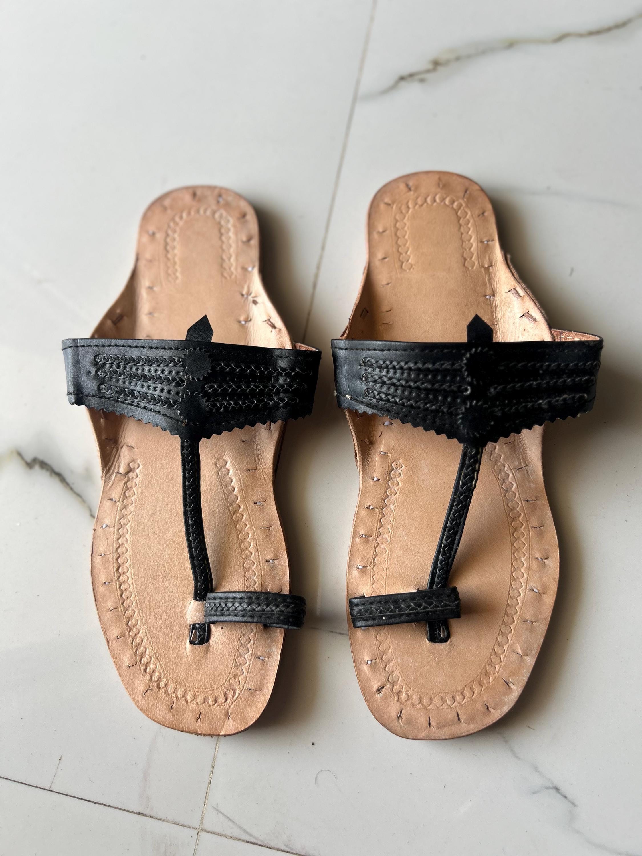 Handmade Black Kolhapuri Chappals for Women | Traditional Indian Leather Flats | Ethnic Toe Ring Sandals | Festive Footwear | Boho Slip-On.