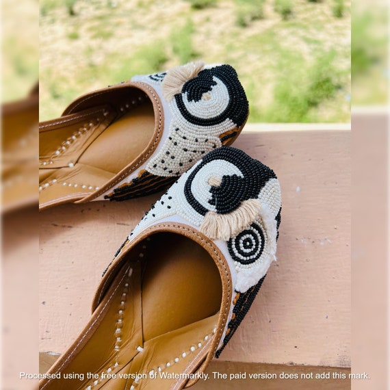 Black and White Embroidered Flat Mojari Handmade Bridal Shoes Indian Jooti Jutti for Women Pakistani Punjabi Juttis White Shoes. Etsy
