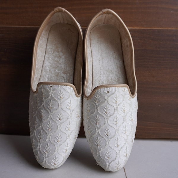 White Shoes for Men - Punjabi Jutti,Wedding Shoes for Groom,White & Gold Traditional Handmade Khussa,Custom Made Indian and Pakistani Khussa