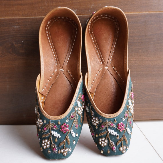 Green Embroidered Leather Jutti Shoes: Ethnic Indian Wedding Footwear