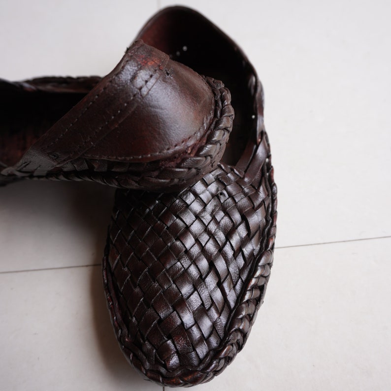 Handmade Indian Leather Men's Shoes: Traditional Woven Mules for Casual ...