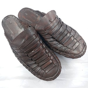 Handmade Genuine Leather Kolhapuri Chappal - Brown Slipper, Criss Cross Leather Mules, Boho Style Men&#39;s Sandal, Ethnic Footwear Comfortable.