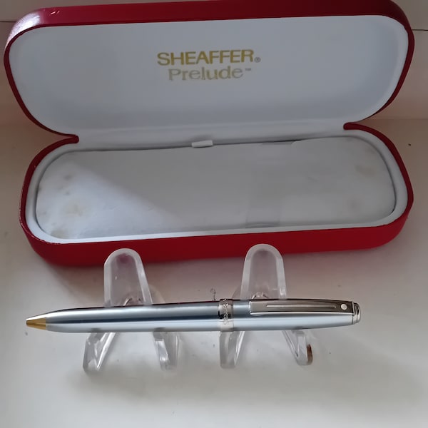 Stylo à bille vintage Sheaffer Prelude, argent brossé dans une boîte