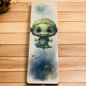Lovely illustrated printed bookmark, Page Saver, Book Lover Gift, Cute Alien design