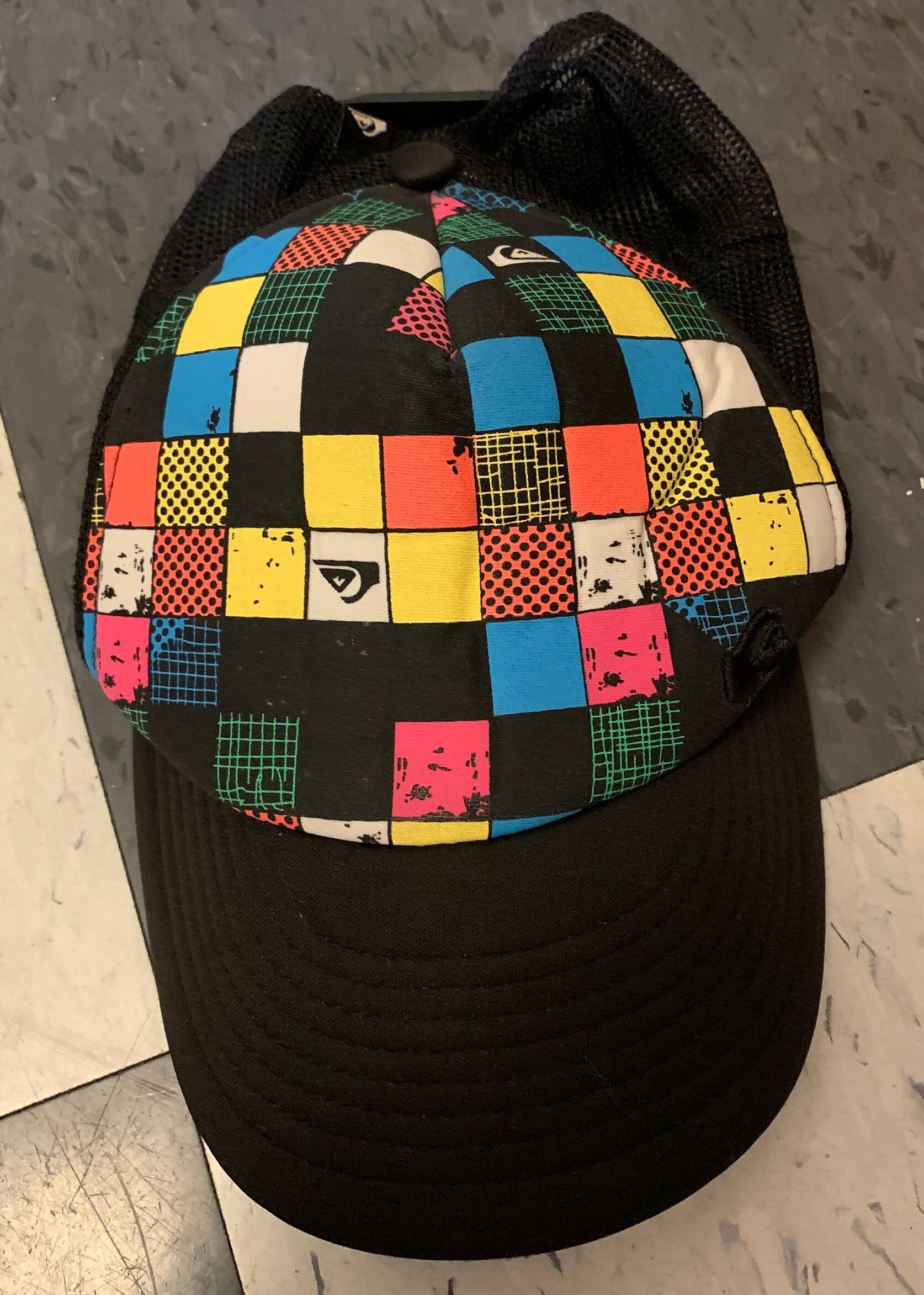 Vintage Quiksilver Snapback Trucker Hat Rubix Cube Pattern Surf