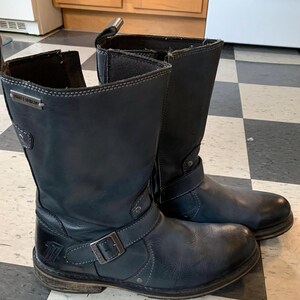 Pull on biker boots online