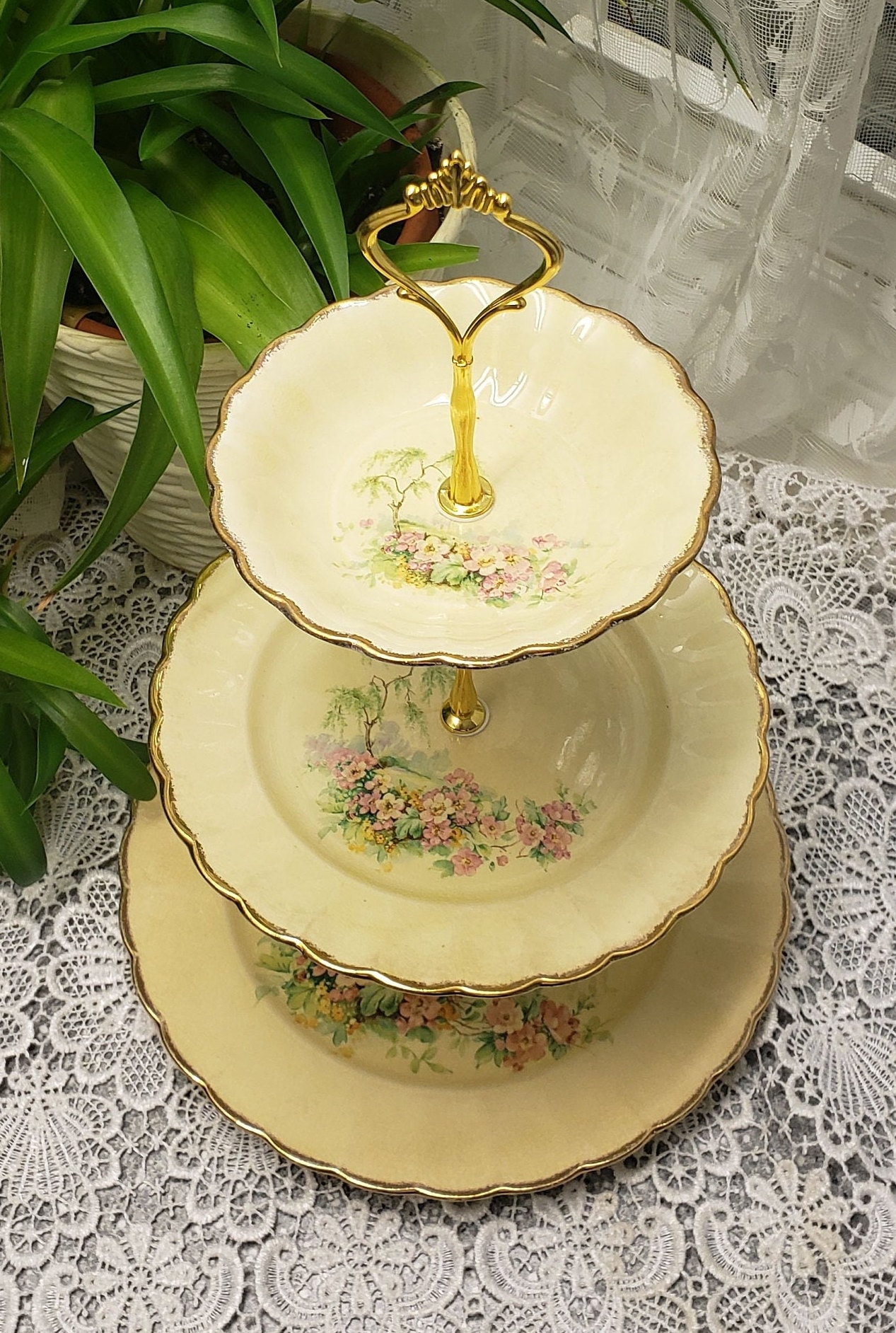 Handcrafted Breath O' Spring Imperial Ware 18 K. Gold China, Soft