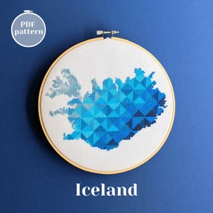 Modèle de carte d'Islande au point de croix. Design moderne et simple en xstitch au format PDF. Souvenir sur le thème de Reykjavik. Grille de broderie minimaliste créative
