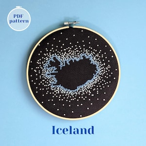 Island Kreuzstichmuster. Reykjavik inspiriertes Wandbehang. DIY Geschenkidee für einen reisenden Freund. Zeitgenössische Stickkunst Dekoration