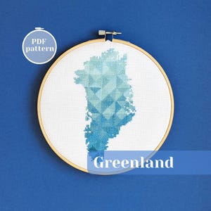 Mapa da Groenlândia em ponto cruz. Gráfico moderno e simples em PDF para ponto cruz. Ideia de presente personalizada para um explorador. Decoração de parede colorida para bordado DIY.