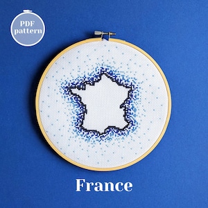Frankreich Landkarte Kreuzstichmuster. Paris Themen Negativ-Weltraumstickerei. Einzigartiger umweltfreundlicher Weihnachtsstrumpf. Nadelspitze DIY Wandkunst