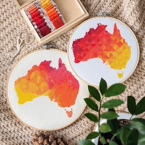 Cartes de l'Australie, lot de DEUX motifs de point de croix modernes. Conception de cartes aquarelles et géométriques dans un seul paquet. Idée cadeau créative pour créateur