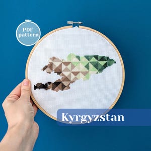 Kirgizië kaartvorm kruissteekpatroon. Knutselen voor volwassenen met Aziatisch landenthema. Zelfstudie over modern handwerk voor directe download in pdf