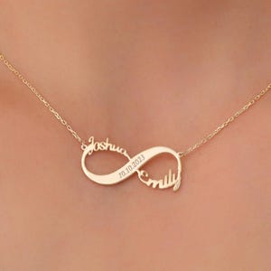 Collier infini personnalisé avec 2 noms et gravure de la date, cadeau personnalisé bijoux prénom pour couple pour elle, cadeau d'anniversaire, pendentif prénom en or