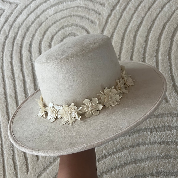 Sombrero Fedora de gamuza, hermoso cinturón con cinta floral, sombrero de accesorio de novia, Fedora hecho a mano, sensación de lujo, sombreros mexicanos auténticos.