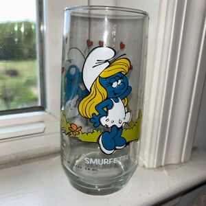 Vintage 1982 Peyo SMURF ~ SMURFETTE  Wallace & Berrie  Co. Glass