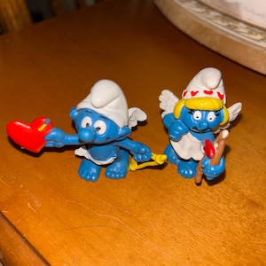 Lot of 7 vintage Smurf figurines