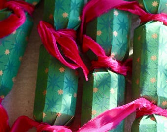 Luxury Christmas crackers-British crackers-holiday crackers-handmade luxury crackers-made to order holiday crackers-Christmas crackers-