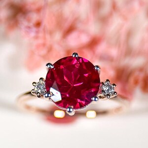 Anello con rubino taglio rotondo da 3 carati / Anello di lusso in oro con rubino / Anello solitario con rubino / Anello di fidanzamento con rubino / Anello cocktail di tendenza con rubino, Anello con rubino a pavé