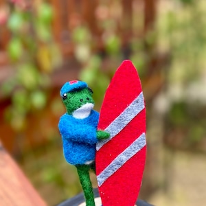 Needle Felted Custom Frog Portrait; Unique Gift; Handmade; Felted Sculpture; Custom Art; Handcrafted; Special Occasion