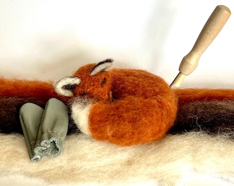 Needle Felted Fox Kit: DIY Wool Craft, Beginner Friendly